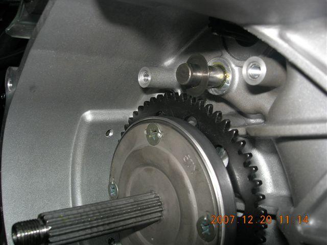 102.JPG - 惰齒輪裡面有薄薄的平墊圈