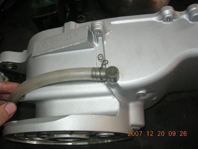 12.JPG - 裝入齒輪溢氣管